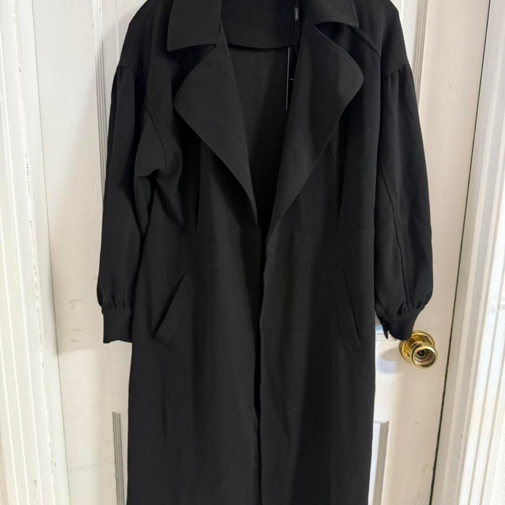 NWT Tahari black jacket size Small, no belt